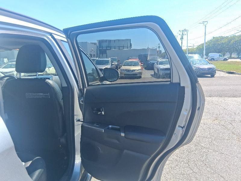 Used 2018 Mitsubishi Outlander Sport SEL FWD image 19