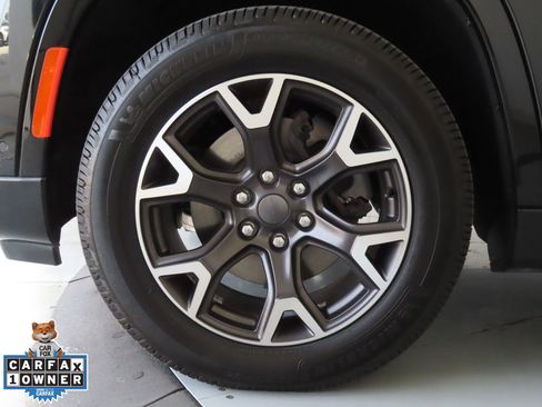 Used 2023 Jeep Wagoneer L Series III w/ Convenience Group I image 30