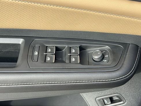 New 2026 Volkswagen Atlas Cross Sport SE AWD/4WD image 17