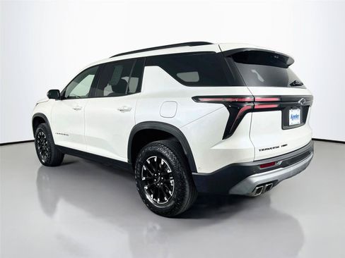 Used 2025 Chevrolet Traverse Z71 w/ Enhanced Driving Package AWD/4WD image 4