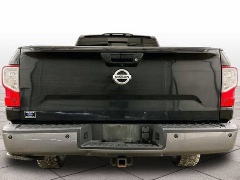 Used 2017 Nissan Titan PRO-4X AWD/4WD image 5