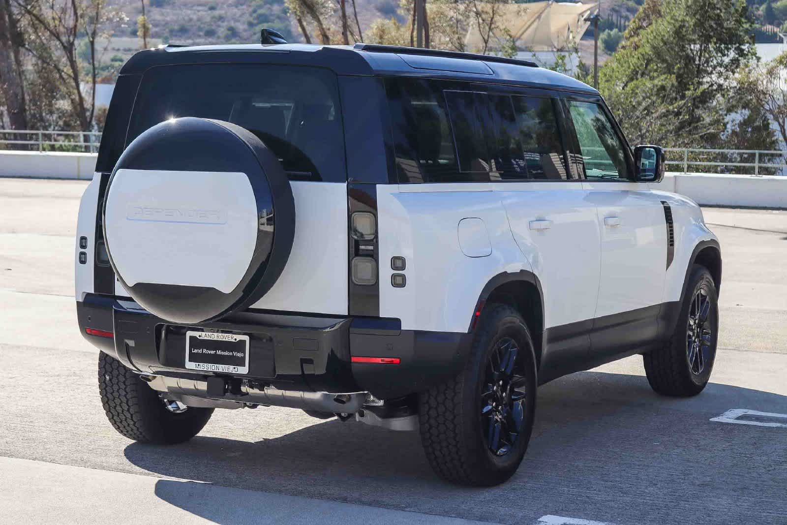 New 2026 Land Rover Defender 110 S AWD/4WD image 4