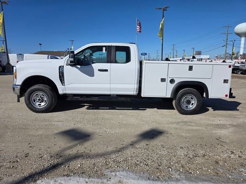 New 2026 Ford F350 XL w/ XL Chrome Package image 4