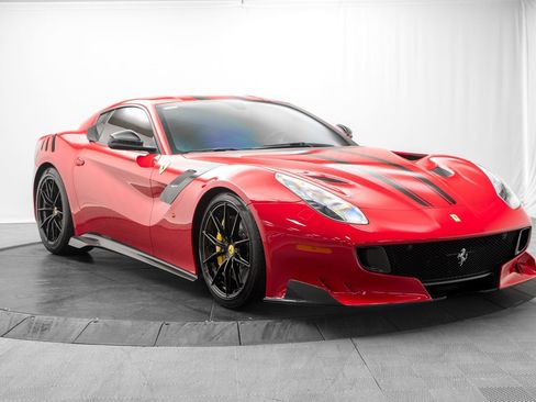 Used 2017 Ferrari F12tdf RWD image 9