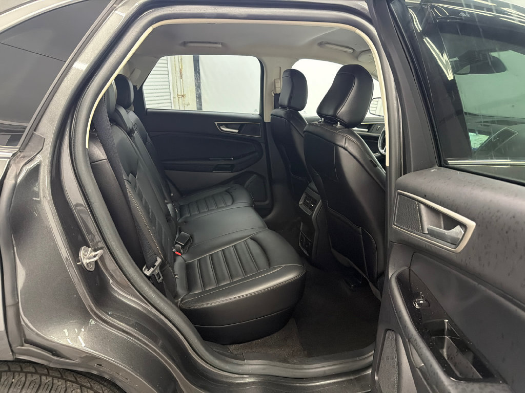 Used 2020 Ford Edge SEL w/ Convenience Package FWD image 16
