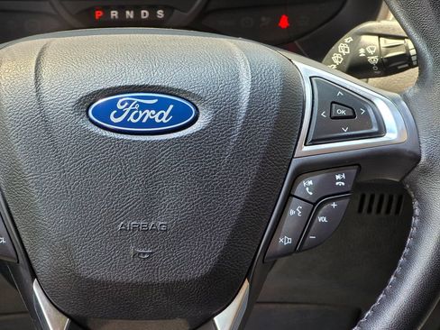 Used 2019 Ford Edge SEL w/ Equipment Group 201A FWD image 16