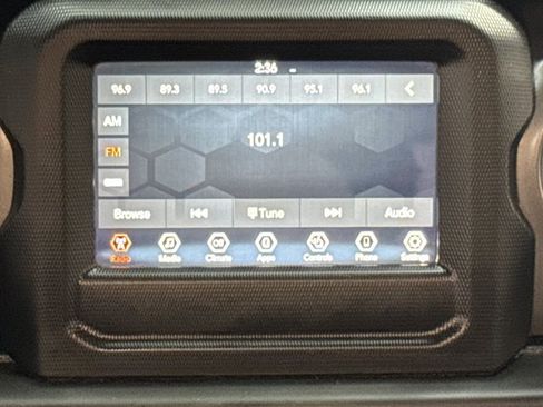 Used 2023 Jeep Wrangler Unlimited w/ Cold Weather Group AWD/4WD image 20