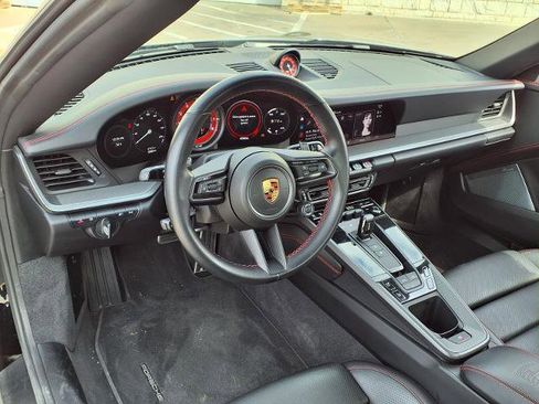 Used 2023 Porsche 911 Carrera image 4