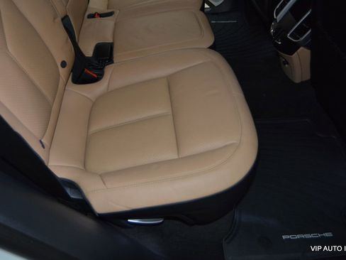 Used 2016 Porsche Cayenne image 26