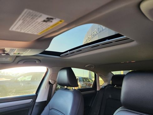 Used 2022 Volkswagen Passat 2.0T SE image 12