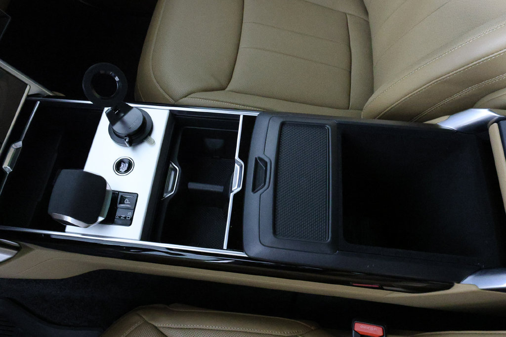 Used 2025 Land Rover Range Rover SE AWD/4WD image 39