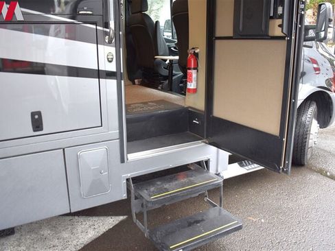 Used 2019 Mercedes-Benz Sprinter 170 image 30