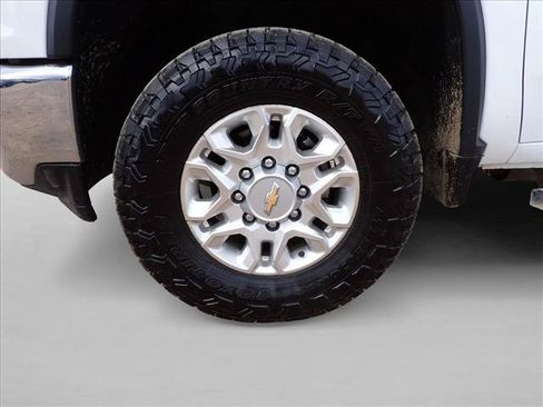 Used 2023 Chevrolet Silverado 2500 LT w/ Convenience Package AWD/4WD image 7