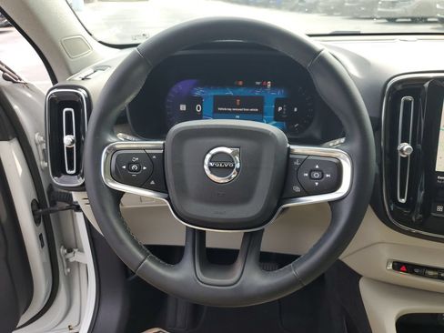 Used 2023 Volvo XC40 B5 Plus AWD/4WD image 27