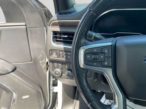 Used 2022 Chevrolet Tahoe Z71 w/ Luxury Package AWD/4WD image 15