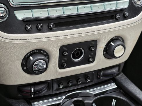 Used 2012 Rolls-Royce Ghost RWD image 27