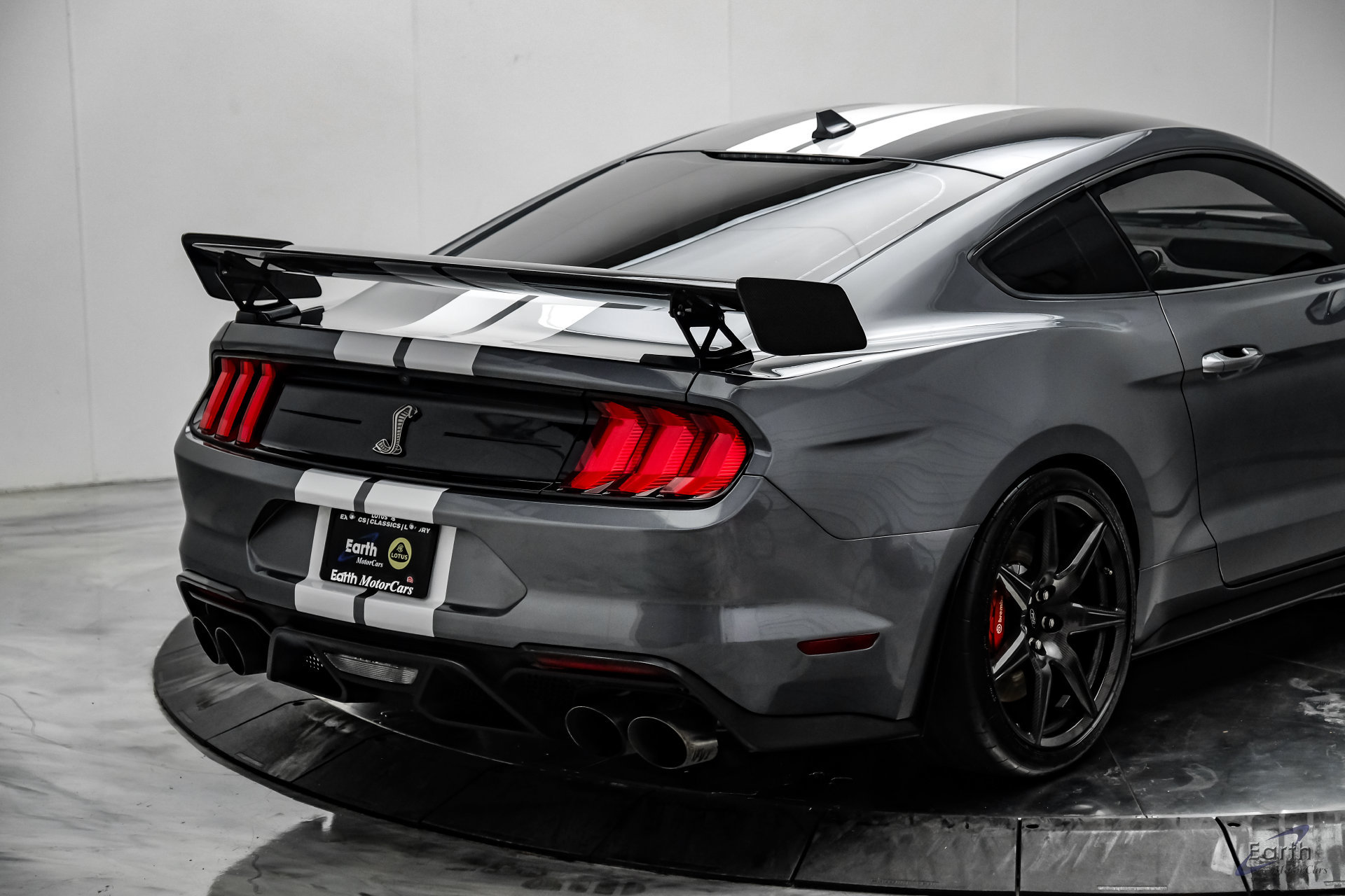Used 2021 Ford Mustang Shelby GT500 w/ Carbon Fiber Track Pack RWD image 22