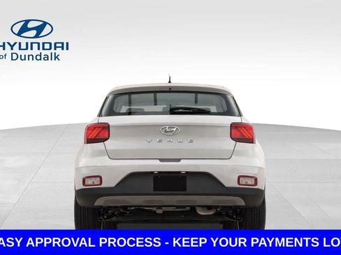Used 2025 Hyundai Venue SEL FWD image 8