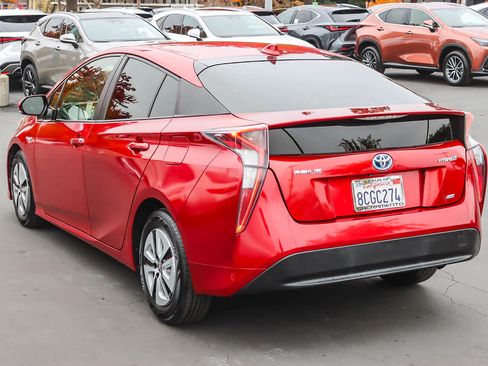 Used 2017 Toyota Prius Two image 2