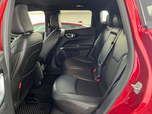 Used 2025 Jeep Compass Trailhawk image 25