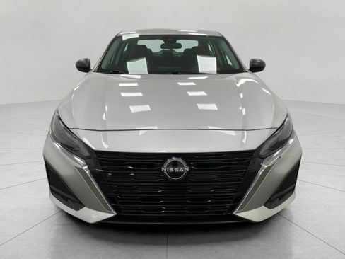Certified 2025 Nissan Altima 2.5 SV FWD image 9