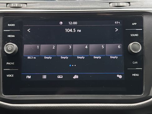 Used 2020 Volkswagen Tiguan SE w/ Panoramic Sunroof Package FWD image 14