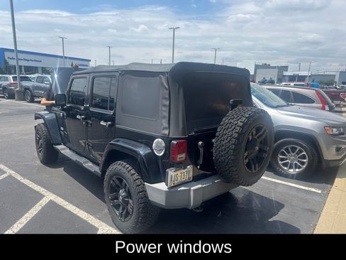 Used 2015 Jeep Wrangler Unlimited Sahara w/ Connectivity Group AWD/4WD image 4