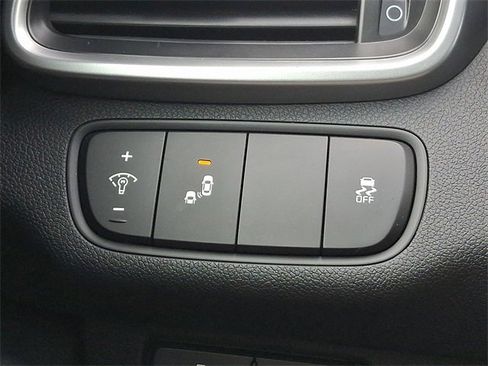 Used 2019 Kia Sorento LX image 23