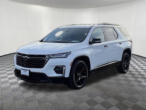 Used 2023 Chevrolet Traverse Premier w/ Redline Edition image 3
