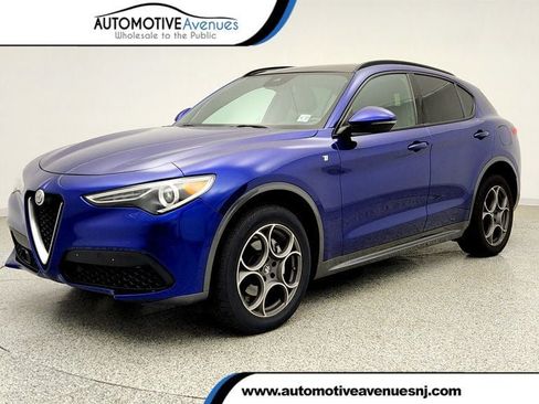 Used 2022 Alfa Romeo Stelvio Ti AWD/4WD image 1