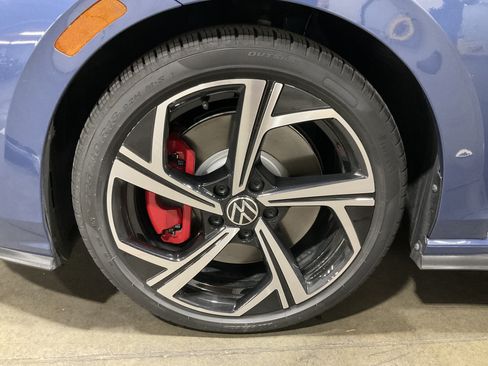 Used 2025 Volkswagen GTI SE FWD image 10
