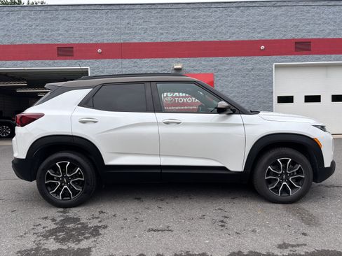 Used 2021 Chevrolet TrailBlazer ACTIV w/ Sun and Liftgate Package AWD/4WD image 2