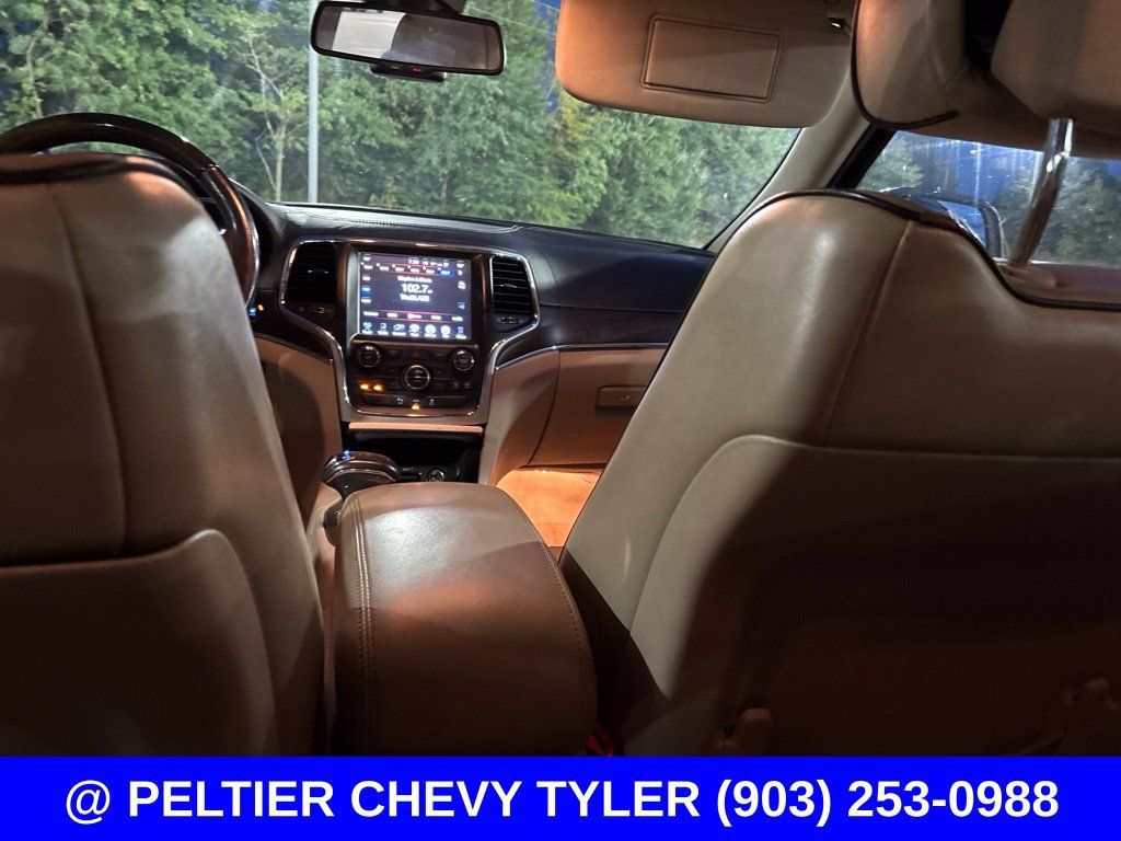 Used 2014 Jeep Grand Cherokee Overland AWD/4WD image 22