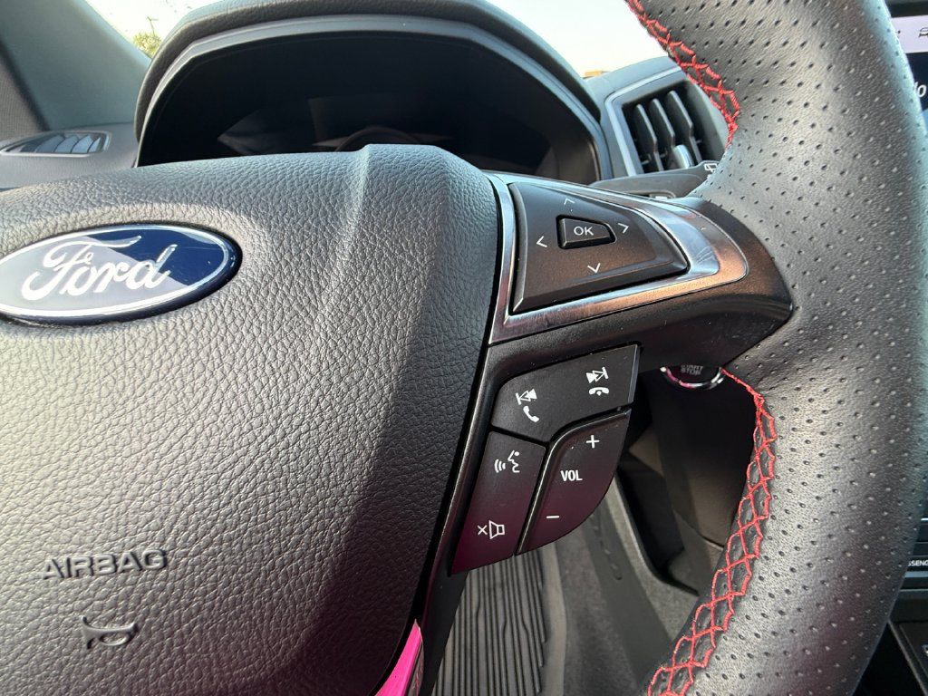 Used 2024 Ford Edge ST-Line AWD/4WD image 16
