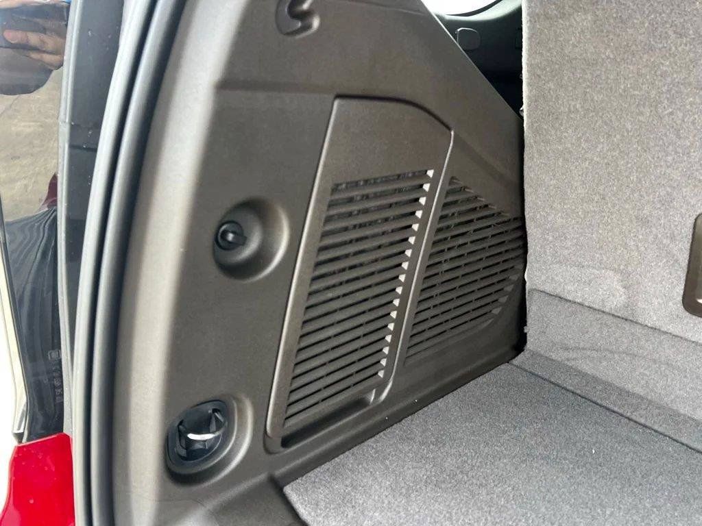 Used 2026 Chevrolet Tahoe LT w/ Comfort Package RWD image 16