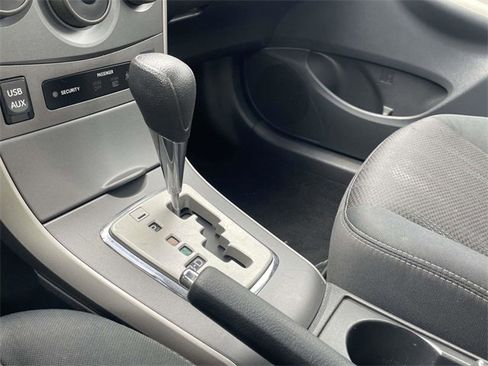 Used 2012 Toyota Corolla S image 29