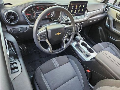 Used 2025 Chevrolet Blazer LT image 10