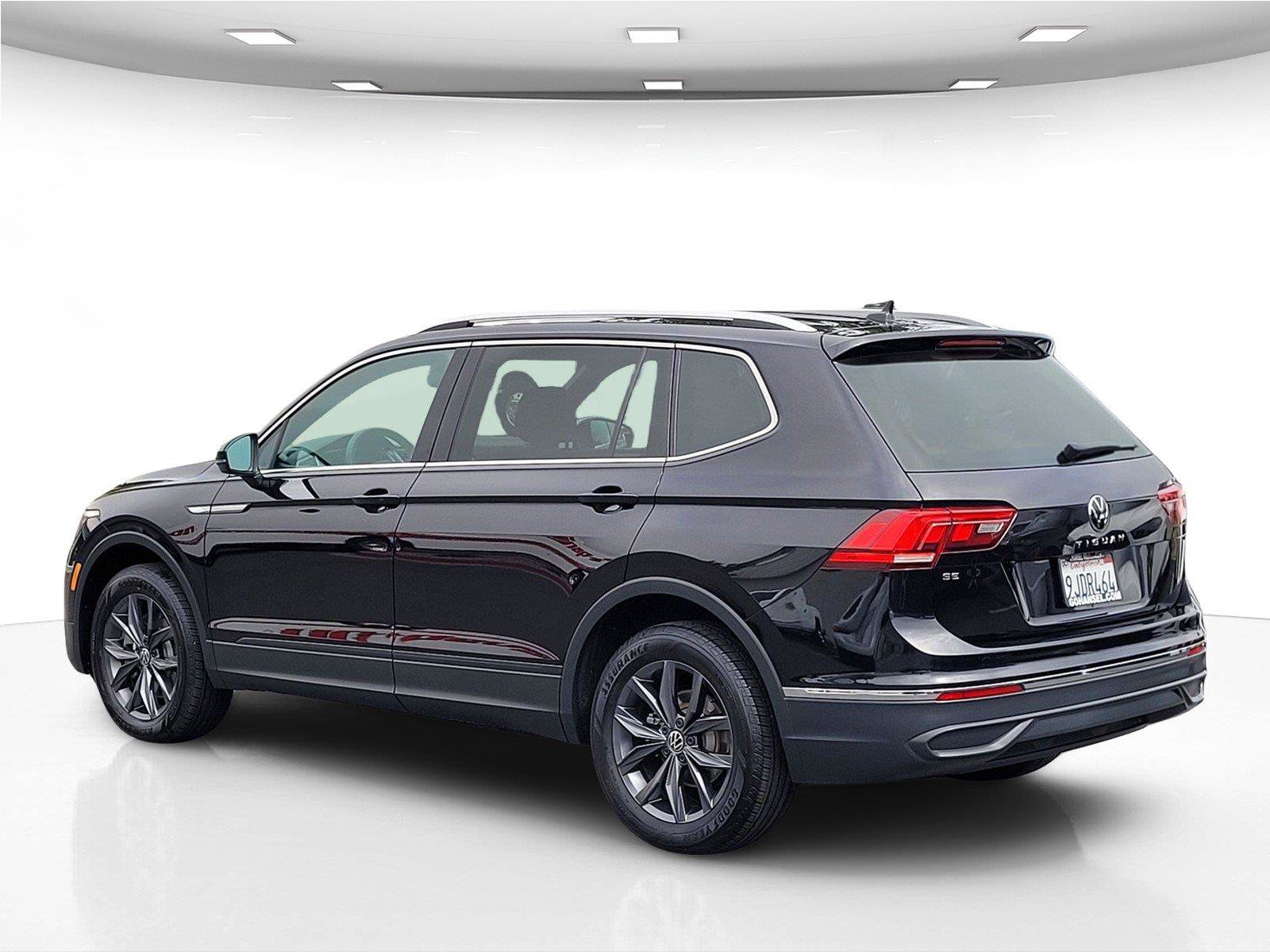 Certified 2023 Volkswagen Tiguan SE FWD image 8