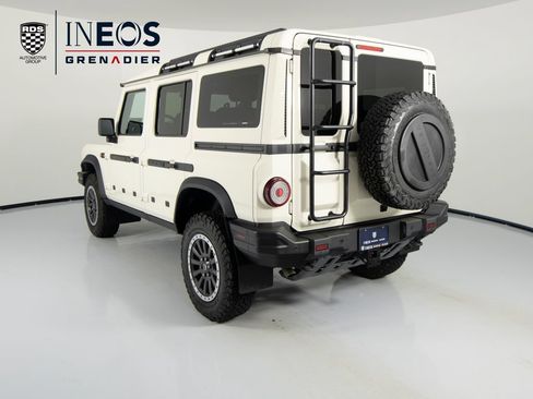 Used 2025 INEOS Grenadier Fieldmaster Edition AWD/4WD image 9