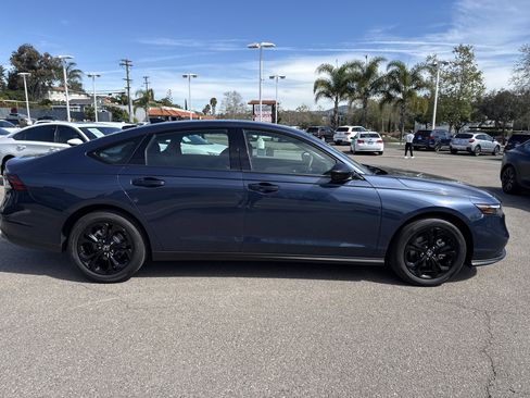 Certified 2025 Honda Accord SE image 6