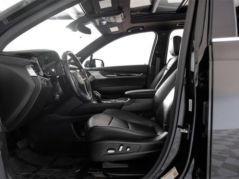 Used 2024 Cadillac XT6 Premium Luxury image 4