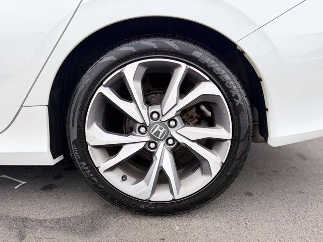 Used 2019 Honda Civic Touring image 30