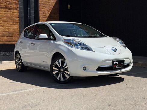 Used 2015 Nissan Leaf SV w/ LED & Quick Charge Package FWD image 8