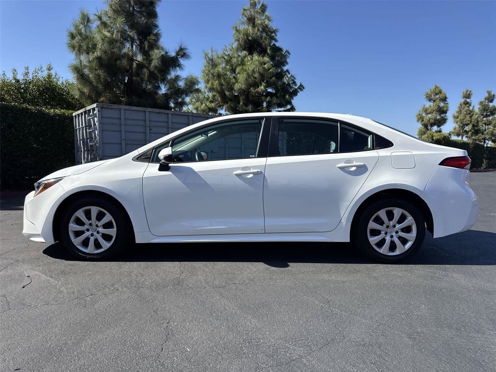 Used 2024 Toyota Corolla LE FWD image 3