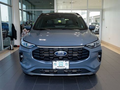 Used 2023 Ford Escape ST-Line Elite w/ Premium Technology Package AWD/4WD image 12