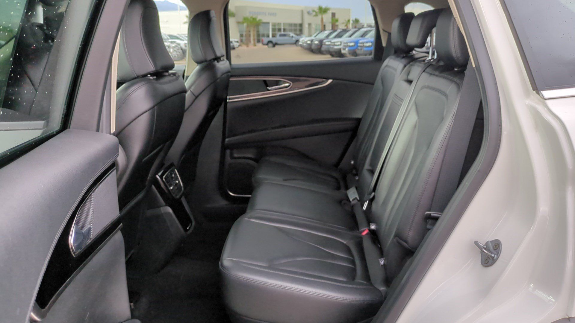 Used 2023 Lincoln Nautilus FWD w/ Premium Package image 26