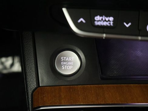 Used 2022 Audi Q5 2.0T Premium w/ Convenience Package image 35