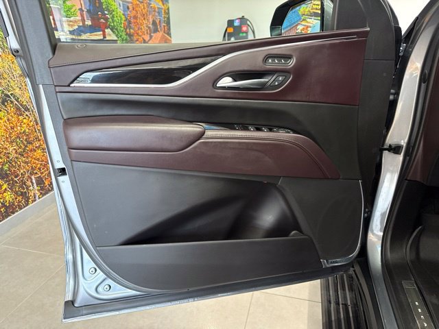 Used 2022 Cadillac Escalade ESV Premium Luxury Platinum AWD/4WD image 23