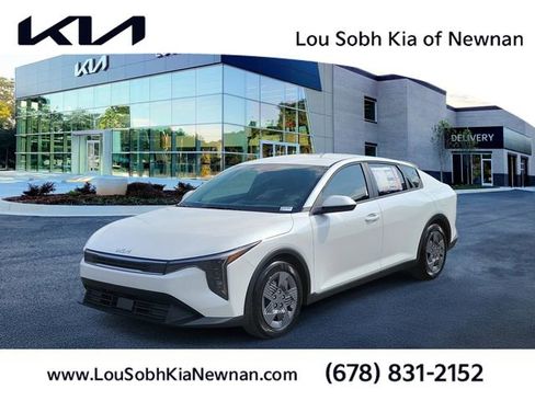 New 2026 Kia K4 LX image 1