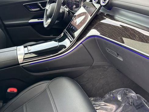 Used 2025 Mercedes-Benz GLC 300 4MATIC image 19